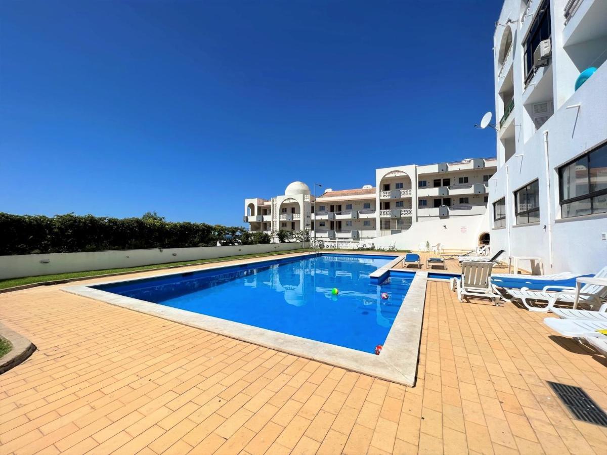 Albufeira Classic With Pool By Homing Екстериор снимка
